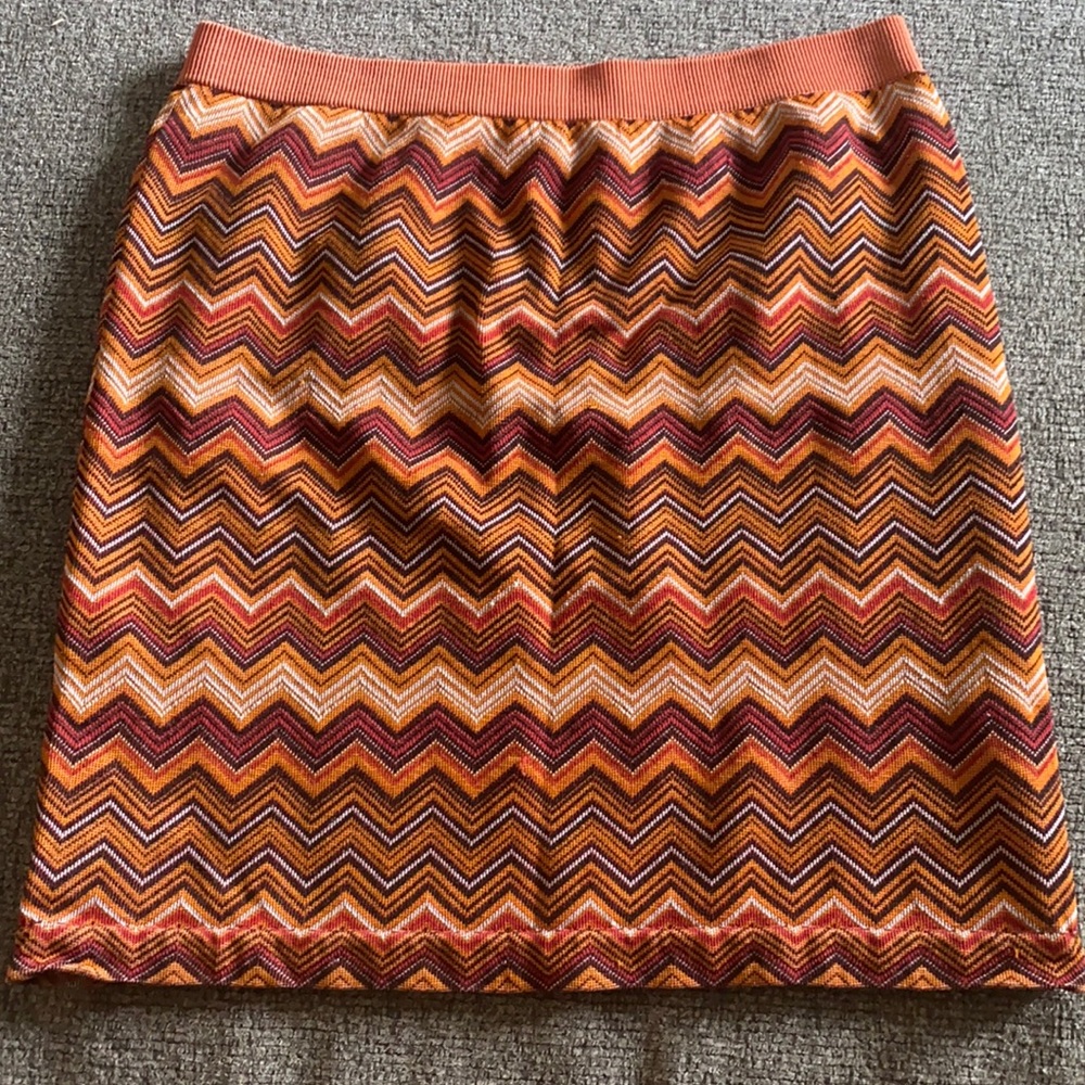 Rue21 M/L chevron skirt
